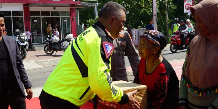 Kapolda Jatim Resmikan Subur Bor Presisi dan Beri Bantuan Sosial di Bangkalan