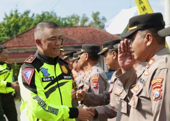 Patroli Bermotor ke Madura, Kapolda Jatim Pastikan Kondusifitas H -2 Pencoblosan Pemilu 2024
