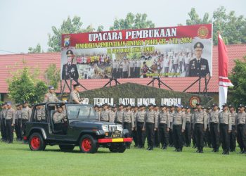 Kapolda Jatim Berikan Pembekalan Diktuk Bintara Polri Gelombag I TA 2024 di SPN Mojokerto