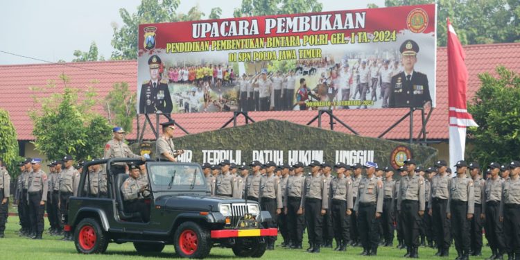 Kapolda Jatim Berikan Pembekalan Diktuk Bintara Polri Gelombag I TA 2024 di SPN Mojokerto