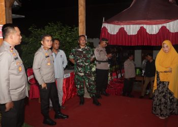 Kunjungi Anggota Pam TPS, Kapolres Nganjuk Pastikan Semua Siap