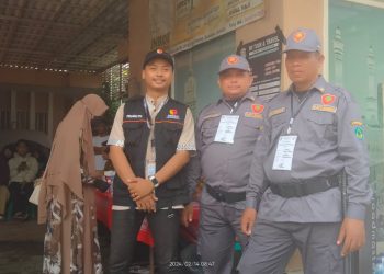 ANTUSIAS WARGA KETAJEN GEDANGAN DATANGI TPS