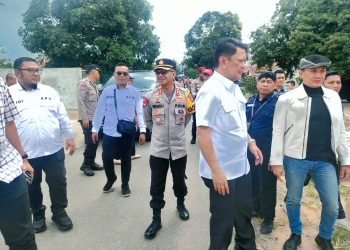 Kapolres Tulang Bawang Barat bersama Forkopinda Cek kegiatan Pemungutan Suara.