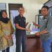 Kapolres Nganjuk dan Dinkes Nganjuk Bagikan Paket Vitamin untuk Staf dan Anggota Bawaslu Nganjuk