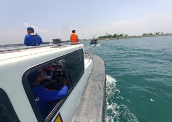Pasca Hitung Suara, TNI-Polri Kawal Ketat Kotak Suara Pemilu di Perairan Probolinggo