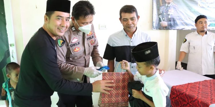 Polres Tulang Bawang Bersama MPCNU Banjar Agung Gelar Khitanan Massal Gratis