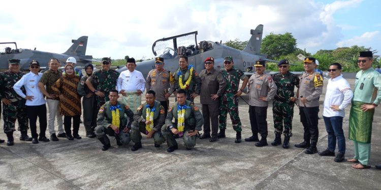 KAPOLDA KEPRI HADIRI PENGGELARAN OPEN BASE DAN STATIC SHOW HAWK 200 LANUD RHF TANJUNGPINANG