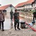 Sinergitas, Polisi Bersama TNI dan BPBD Tangani Banjir di Sidoarjo