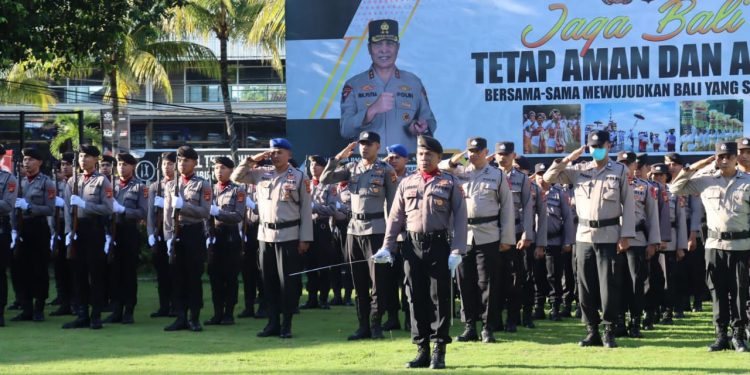 Polres Tabanan Gelar Upacara Hari Kesadaran Nasional Berikan Penghargaan Personil Berprestasi