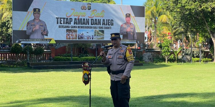 Kaset Ops Polres Tabanan Pimpin Apel Personil OMB Tahap Rekap Hitung ” Amankan Rekap di PPK.