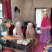 Babinsa Koramil Bakung Laksanakan Kegiatan Anjangsana Dan Pengecekan Kesehatan Anak Penderita Stunting Di Wilayah Binaannya