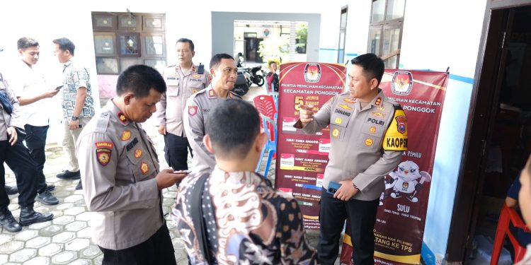 Kapolres Blitar Kota Patroli dan Monitoring Rekapitulasi Penghitungan Perolehan Suara Pemilu di PPK
