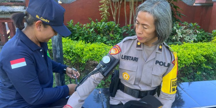 SUBSATGAS DOKKES OMB AGUNG 2023-2024 Polres Tabanan Laksanakan Pelayanan Kesehatan kepada Personil