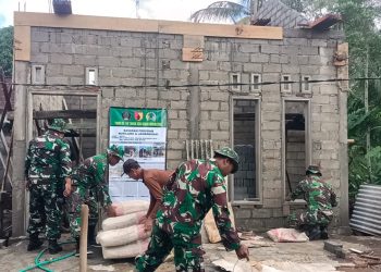 TMMD Hari Ke-2 Kodim 0808/Blitar, Senyum Bahagia Mbah Fatir Rumahnya Direhab