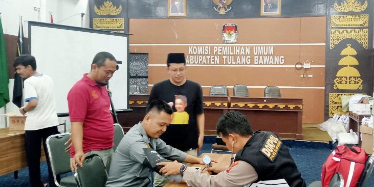 Polres Tulang Bawang Gelar Bakti Kesehatan Gratis di Kantor KPU, Ini Tujuan Utamanya