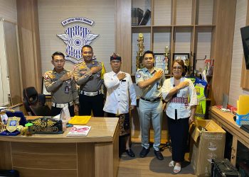 Kaupt Samsat Tabanan Bersama Kasat Lantas Ikuti Zoom Meeting Korlantas Polri