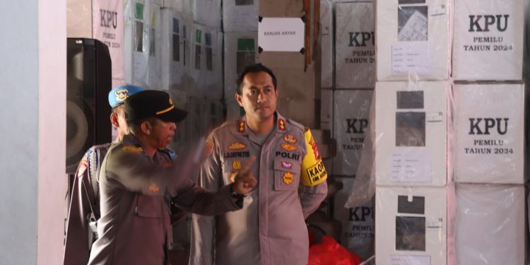 Pastikan Berlangsung Dengan Aman, Kapolres Tabanan Cek PPK Kecamatan Kediri