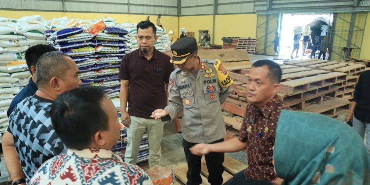 Kapolres “Launching Penyaluran Cadangan Beras Pemerintah Untuk Bantuan Pangan Tingkat Kabupaten Tulang Bawang Barat Tahun 2024.