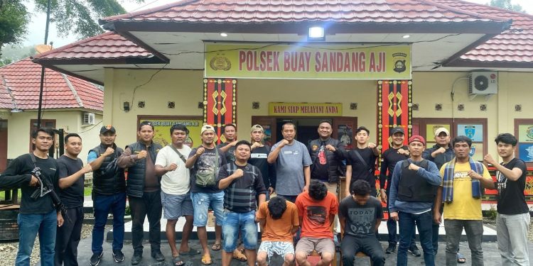 Sempat Melarikan Diri, Tiga Dari Empat Pelaku Pengeroyokan Terhadap Wartawan Online Ditangkap Tekab 308 Presisi Polres Tulang Bawang