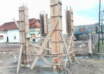 Satgas TMMD Kodim 0426/Tulang Bawang Siapkan Tiang Penampungan Air Bersih di Desa Sungai Badak