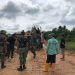 Warga Mesuji Berbondong-bondong Bantu Satgas TMMD Kodim 0426/Tulang Bawang Bangun Talud di Desa Sungai Badak