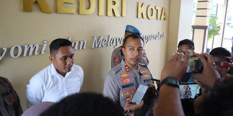 Polres Kediri Kota Amankan 4 Terduga Pelaku Penganiayaan Hingga Tewasnya Santri Asal Banyuwangi