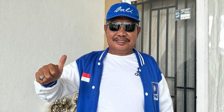 HJ.NURLENNI KAHAR DENGAN KETUA TIM PEMENANGAN GELAR KONVOI AKBAR.
