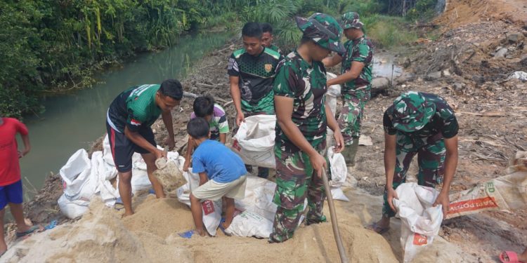 Anak-Anak Mesuji, Mitra Bermain dan Mitra Pembangunan Bagi Satgas TMMD Kodim 0426/Tulang Bawang