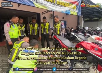 Sat Lantas Polres Kediri Menindak Pelanggar Penggunaan Knalpot Tidak Sesuai Spektek dengan Teknis Menggunakan Sond Level Meter