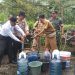 Gelar Baksos Polres Probolinggo Distribusikan Air Bersih Untuk Warga di Lumbang