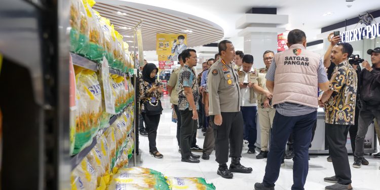 Satgas Pangan Mabes Polri Pastikan Harga Beras di Beberapa Wilayah Jawa Timur Mulai Menurun Stok Aman