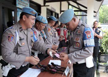 Bentuk Pengawasan, Sipropam Polres Jombang Lakukan Pemeriksaan Senpi Secara Berkala