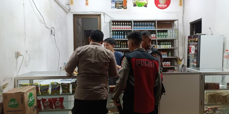 Polres Situbondo Gelar Patroli Perintis Tertibkan Penjual Miras Jelang Ramadhan 1445 H
