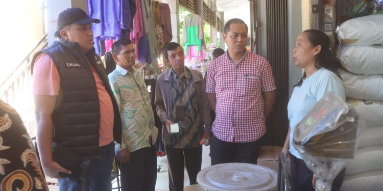 Jelang Ramadhan, Satgas Pangan Polres Probolinggo dan Disperindag Pantau Stok dan Harga Bahan Pokok di Sejumlah Pasar