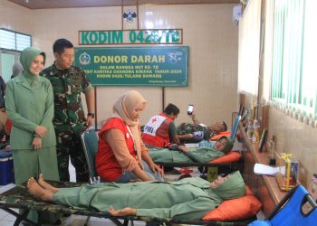 Memperingati HUT Persit Kartika Chandra Kirana Ke-78 TA 2024. Kodim 0426 Tulang Bawang Gelar Aksi Donor Darah