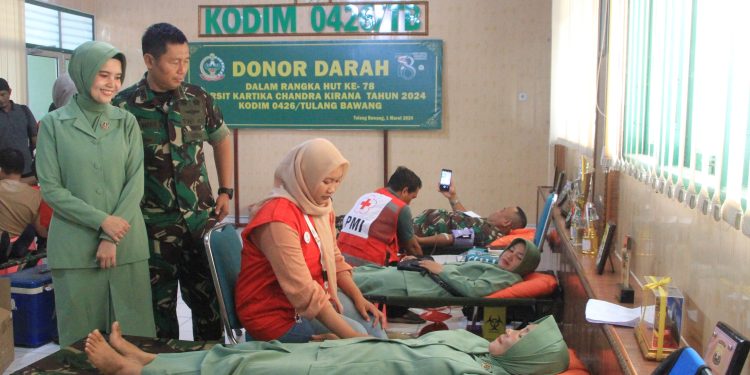 Memperingati HUT Persit Kartika Chandra Kirana Ke-78 TA 2024. Kodim 0426 Tulang Bawang Gelar Aksi Donor Darah