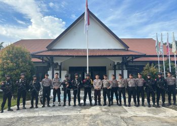 Polres Sekadau dan BKO Brimob Patroli Skala Besar Dalam Cipta Kondisi Pasca Pemilu 2024