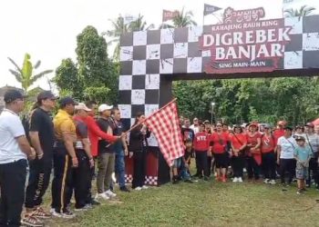 Tingkatkan Gairah Wisata Desa Ekonomi Kerakyatan Marga Laksanakan Gerak Jalan Santai Dan Show UMKM