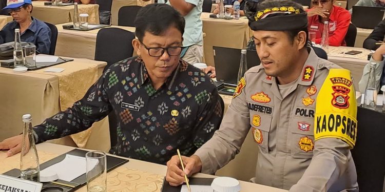 Kapolres Tabanan Hadiri Rapat Rekapitulasi Hasil Penghitungan Perolehan Suara di Tingkat Kab. Tabanan pada Pemilihan Umum Tahun 2024