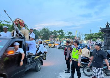 Kapolsek Pimpin Pengamanan Upacara Melasti Desa Adat Kota Tabanan