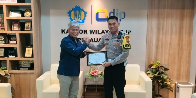 DITLANTAS POLDA KEPRI TERIMA PENGHARGAAN DARI KANWIL DJP PROVINSI KEPRI
