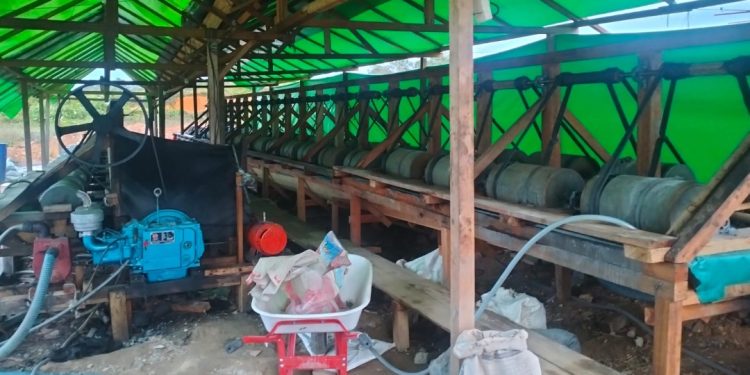Polda Kalbar Amankan Pertambangan Tanpa Ijin (PETI) di Desa Segar Wangi, Tumbang Titi Ketapang, Yang Sebelumnya Viral Di Media Sosial Dan Online