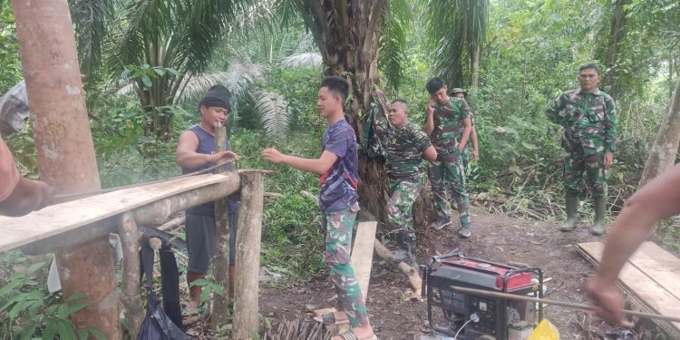 Satgas TMMD Kodim 0426/Tulang Bawang Memastikan Kekokohan Jembatan yang Dinanti Warga Desa Sungai Badak