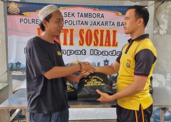 Sambut Ramadhan 1445 H, Polsek Tambora Gelar Kegiatan Bersih-Bersih Masjid