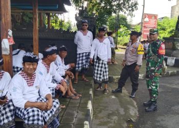 Kapolsek Tabanan Pimpin Pengamanan Hari Raya Kuningan Dan Melasti Rangkaian Tahun Baru Saka 1946