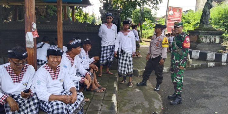 Kapolsek Tabanan Pimpin Pengamanan Hari Raya Kuningan Dan Melasti Rangkaian Tahun Baru Saka 1946
