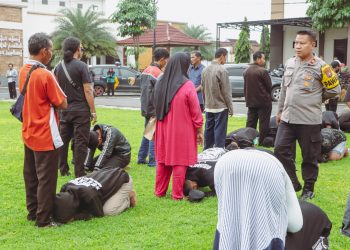 Polres Jombang Hadirkan Orang Tua Untuk Jemput Ratusan Pesilat yang Ditangkap