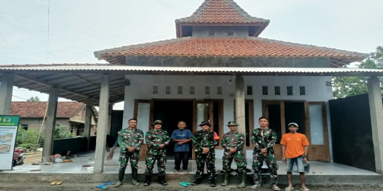 Dandim 0808/Blitar, Laksanakan Pengecekan Mushola Darul Huda Yang Sudah Selesai Di Renovasi