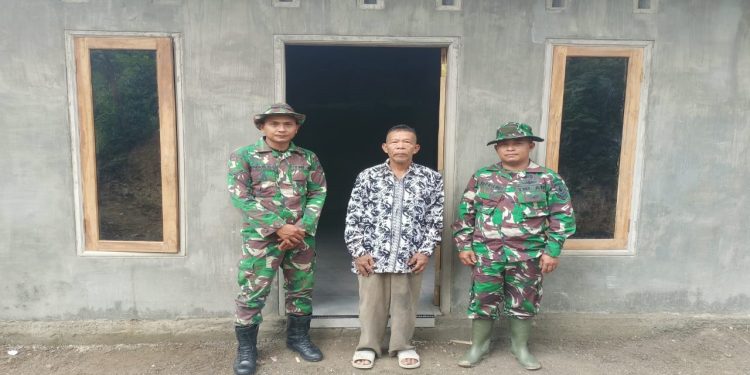 Senyum Bahagia Bapak Suraji Dengan Hadirnya Satgas TMMD Ke-119 Kodim 0808/Blitar