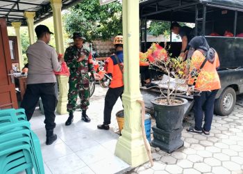 Polres Magetan bersama TNI Salurkan Bantuan dan Dirikan Dapur Umum di Dua Desa Rawan Banjir